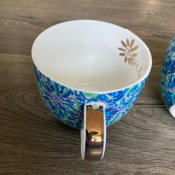 🟢mix and match 2 for $20🟢 Lilly Pulitzer Ceramic Mugs (set of 2) - Picture 3 of 5